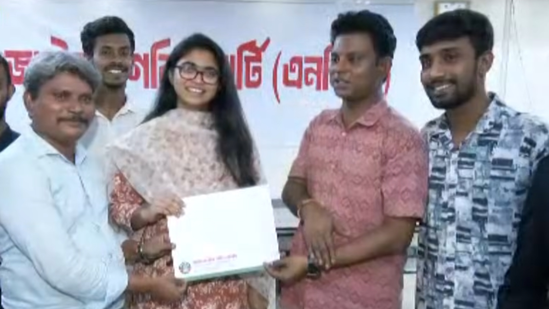 ঢাকার যে আসনে লড়বেন তাসনিম জারা