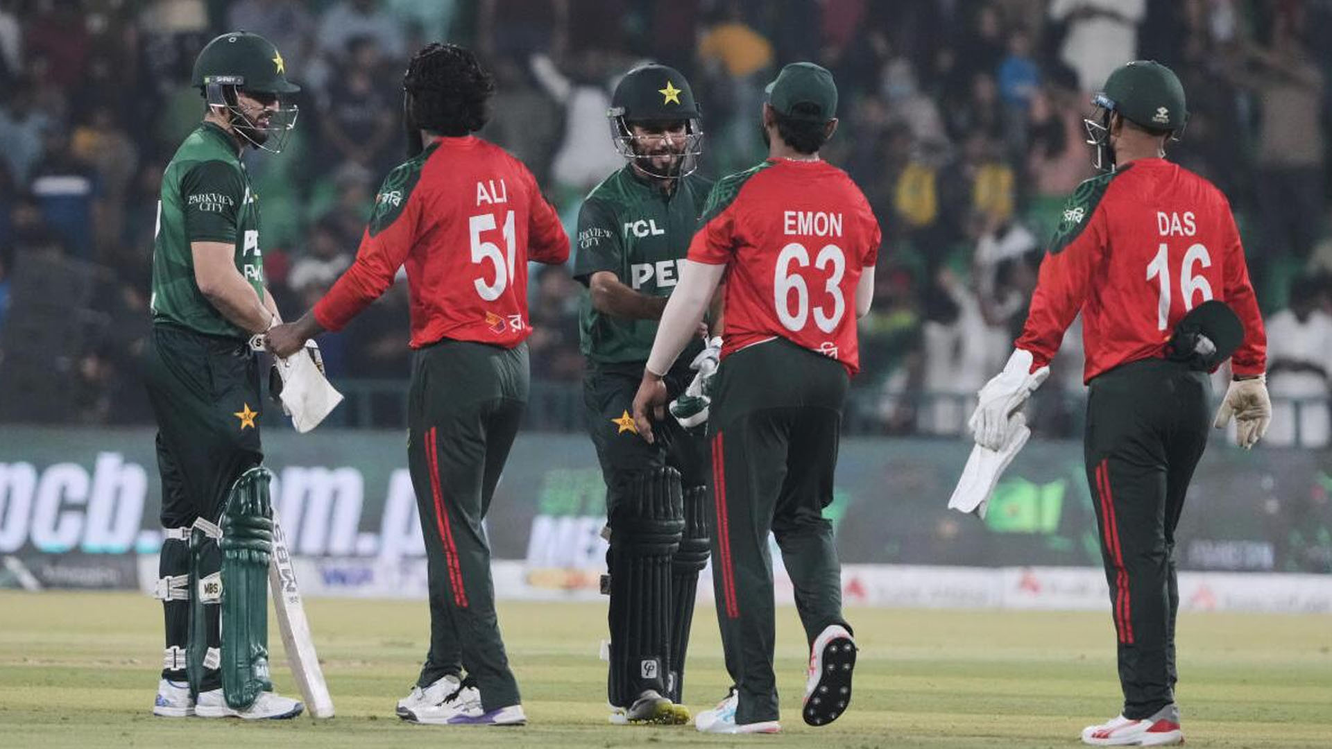 আগামীকাল কালো ব্যাজ পরে মাঠে নামবে বাংলাদেশ-পাকিস্তান