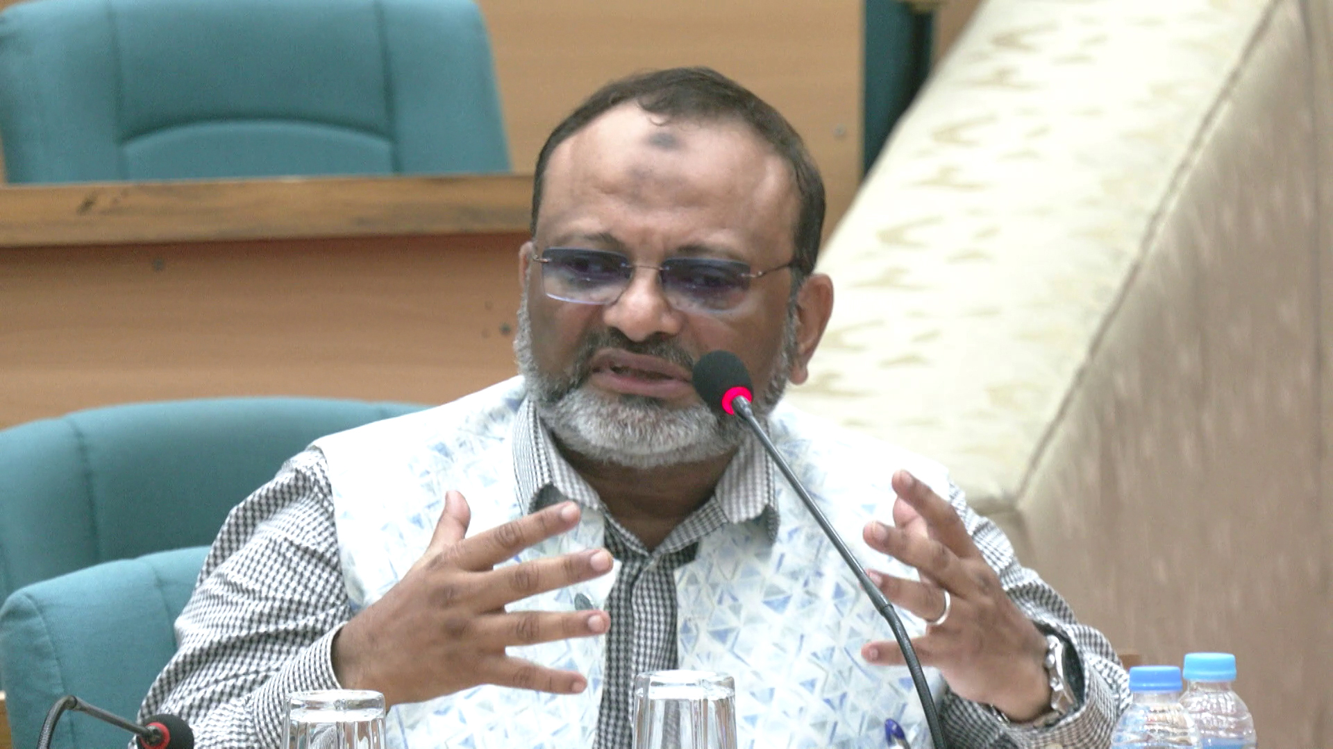 পোষ্য কোটা নিয়ে আদালতের রায় মেনে নেবে ঢাবি: নিয়াজ আহমেদ