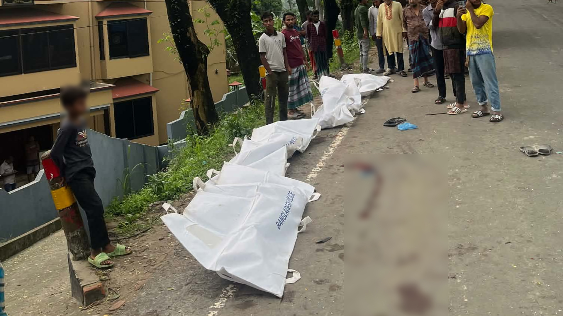 সিলেটে ট্রাক ও পিকআপের সংঘর্ষে নিহতের সংখ্যা বেড়ে ৯
