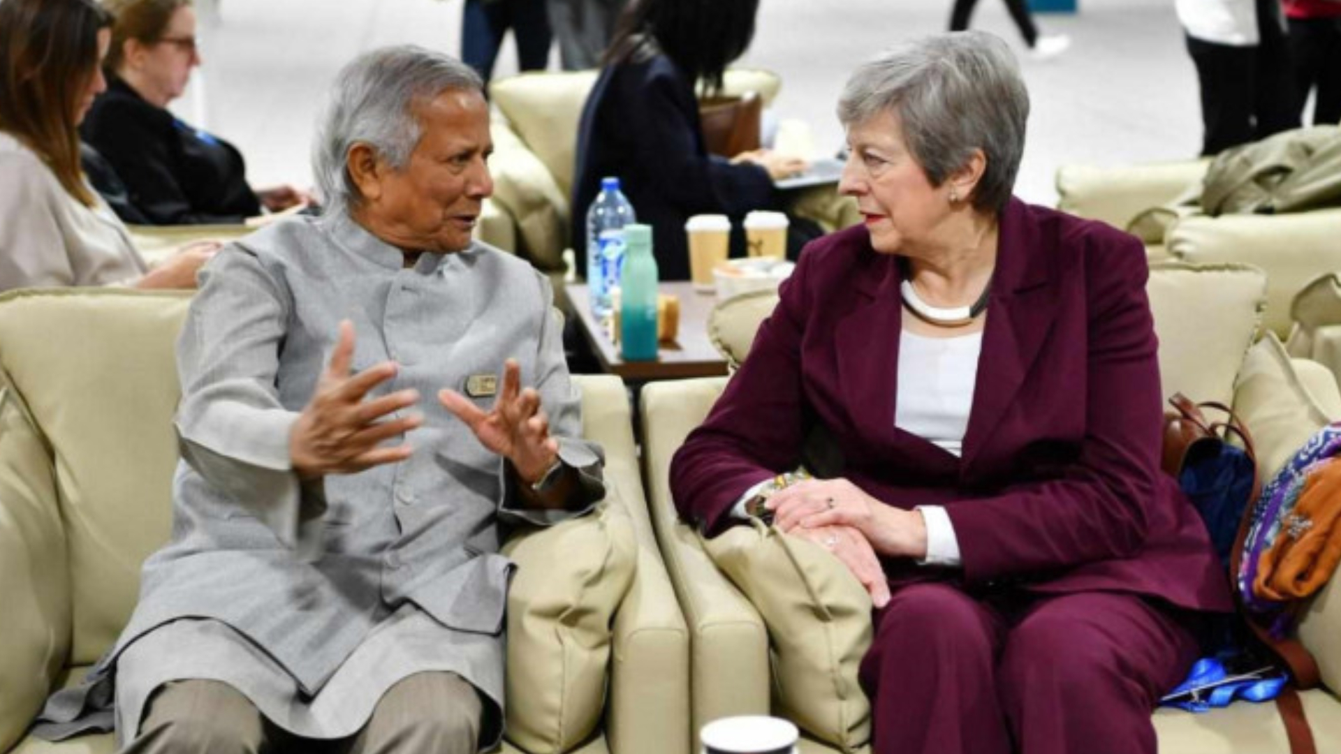 থেরেসা মে’র সঙ্গে সাক্ষাতে শ্রম খাত সংস্কারের প্রতিশ্রুতি ড. ইউনূসের