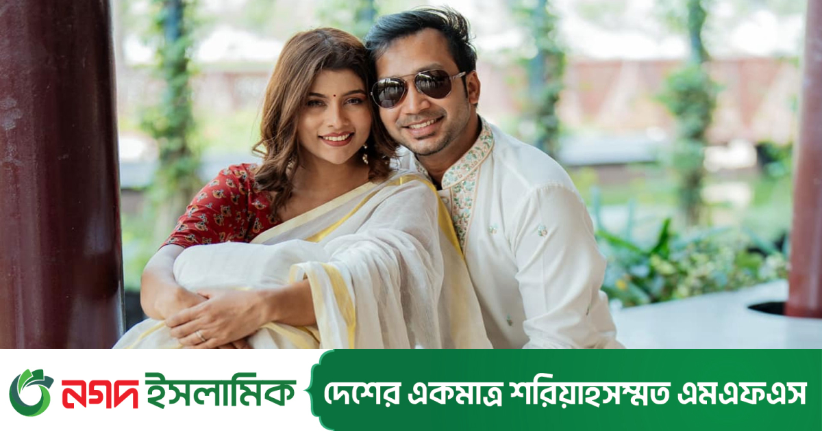 Жалаңаш қыздардың тырнақтары бар порнофотосуреттері