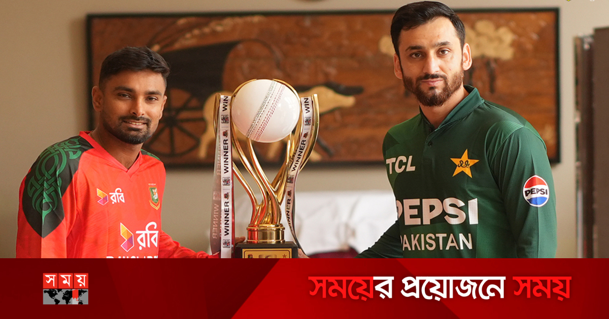 Etik kiygan qiz onanizm bilan shugullanadi