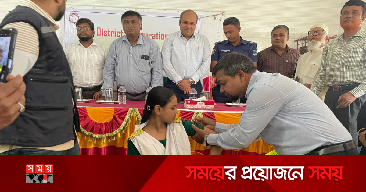 Geyning eshagidagi qolning porno videosini tomosha qiling.