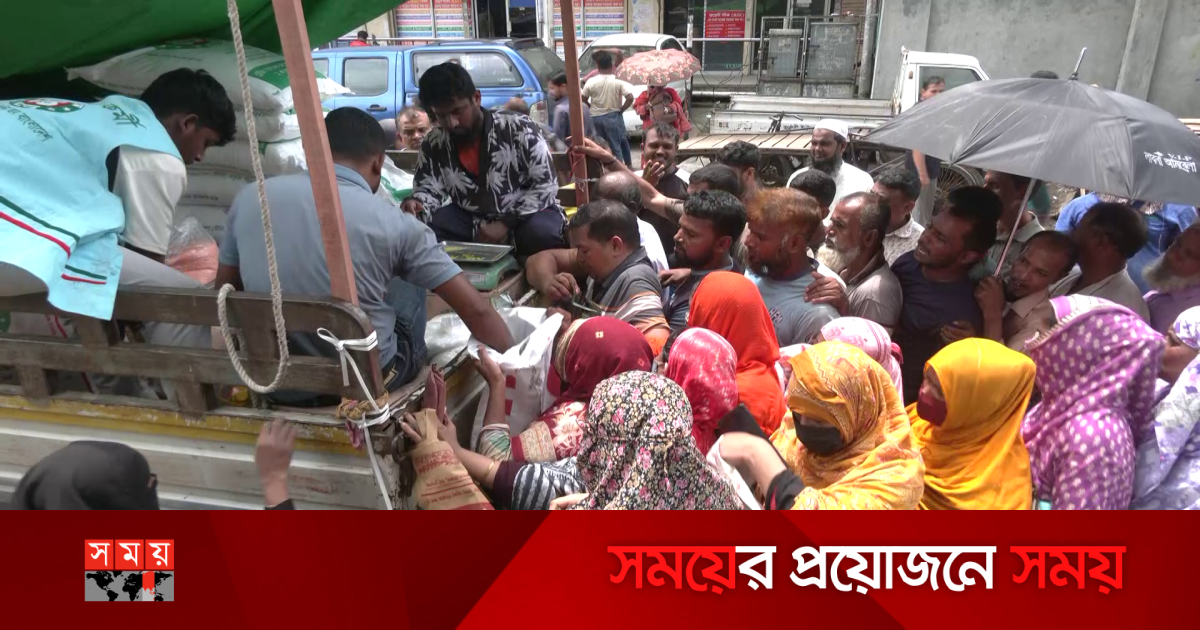 Qizlarning eshaklariga turli xil narsalar kiritilgan.