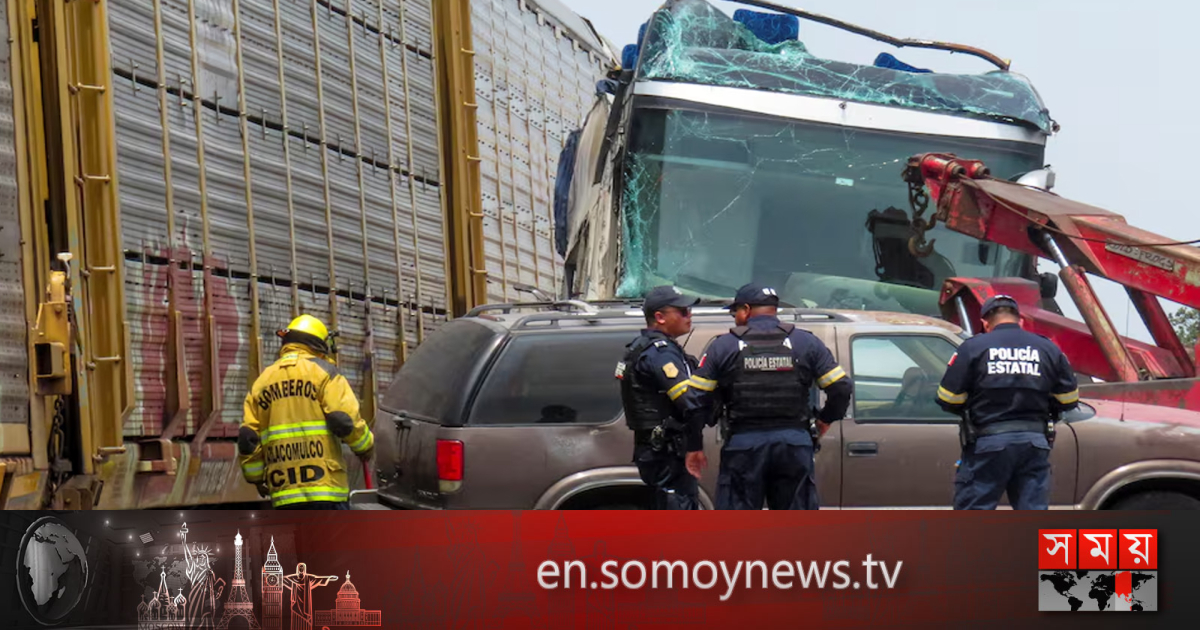 10 killed after train hits double-decker bus in M...