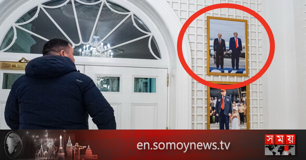 Trump hangs photo with Putin in White House